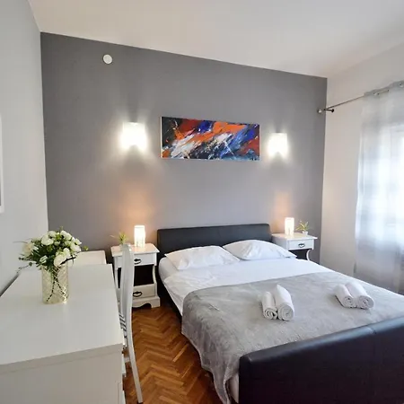 Kamen Kuca Vendégház 3*