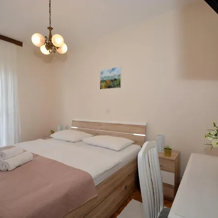 Vendégház Kamen Kuca