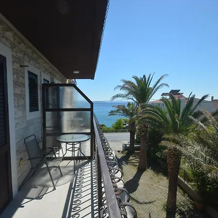 Kamen Kuca 3* Podstrana