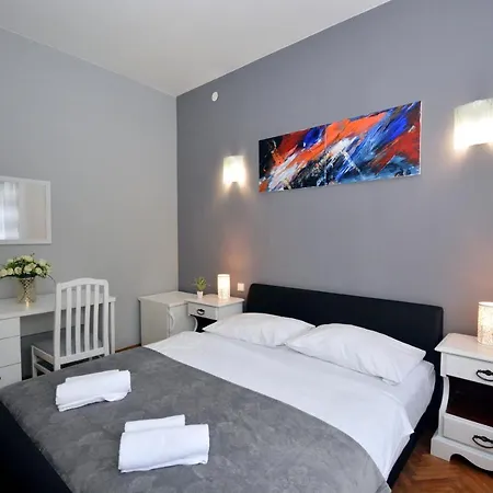 Kamen Kuća 3* Podstrana