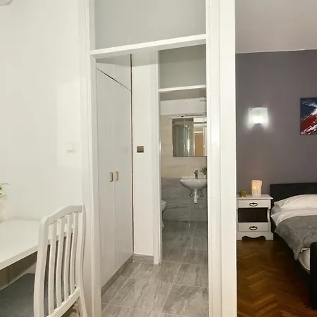 Guest house Kamen Kuca 3*