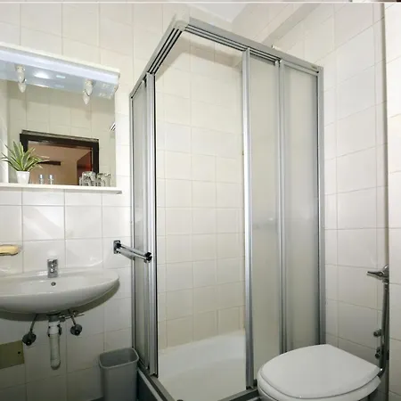 Kamen Kuća Gasthof Podstrana