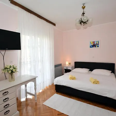 Kamen Kuća 3*