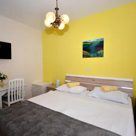 Kamen Kuca Guest house Podstrana