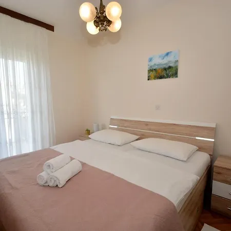 Guest house Kamen Kuca 3*