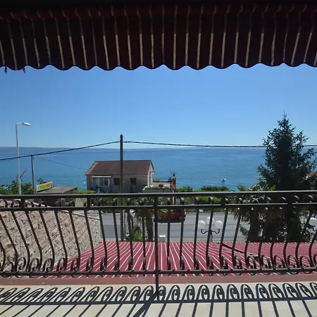 Kamen Kuca Guest house Podstrana